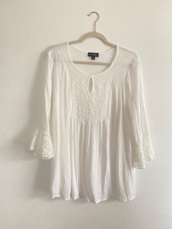 Cal Style Tops - Cal Style Women's White Boho Tunic Top With Lace Bell Sleeves & Size M